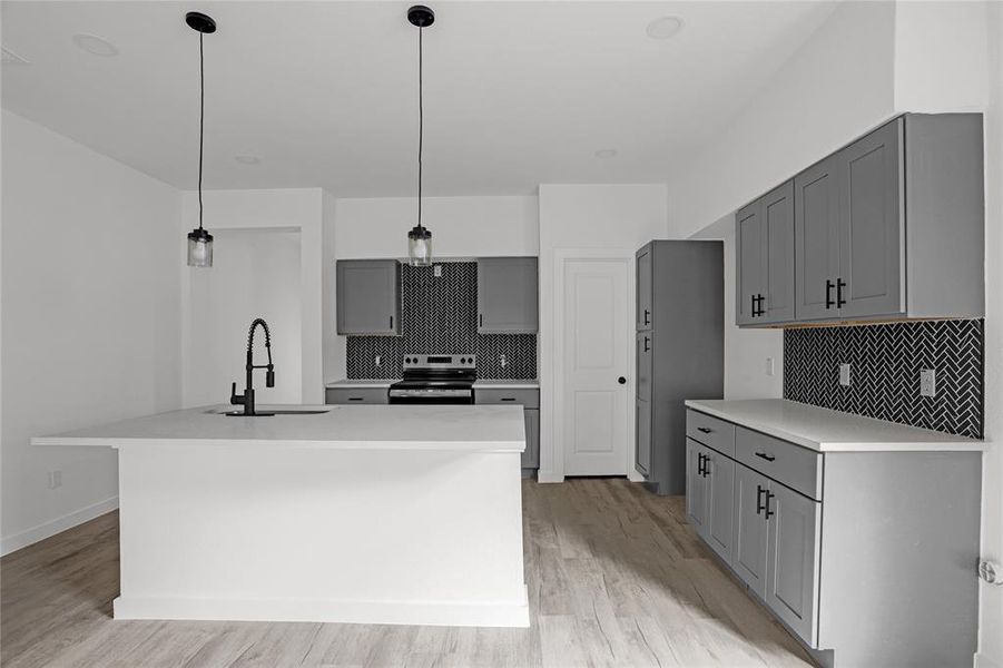 Furnished interior view inside a new home in , Terrell (Image 6).