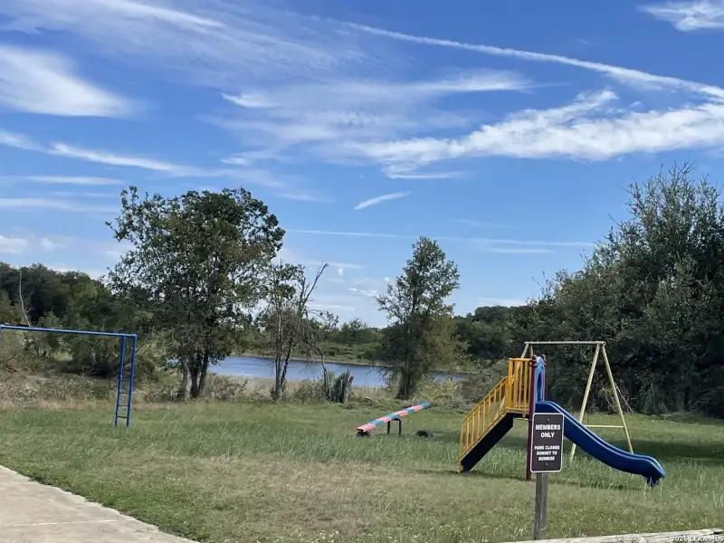 Community amenities in , Spring Branch (Image 20).