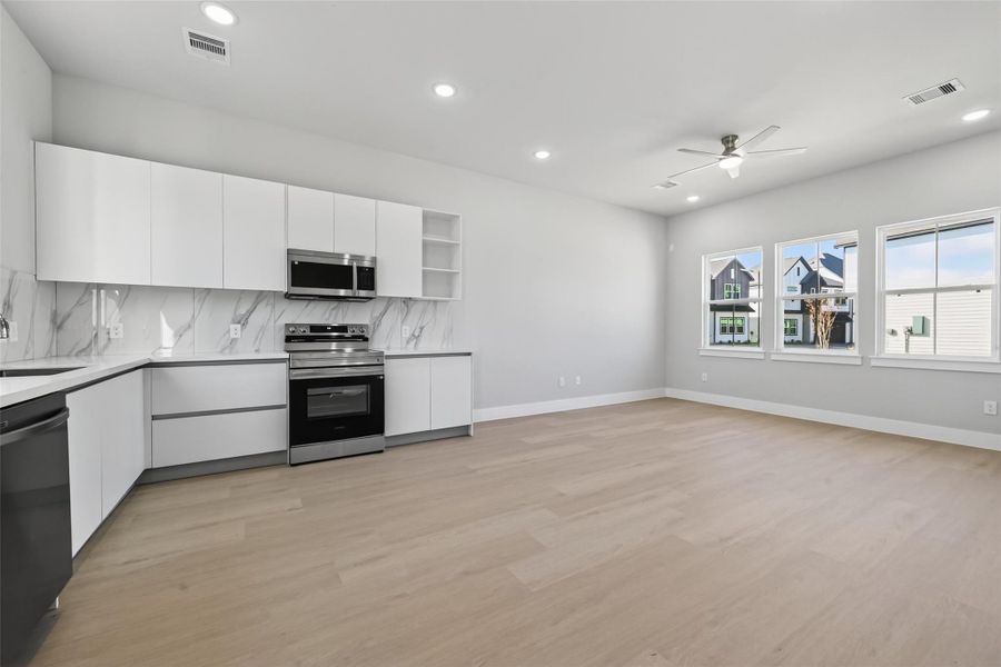 Image 24 of a home in Metro Village.