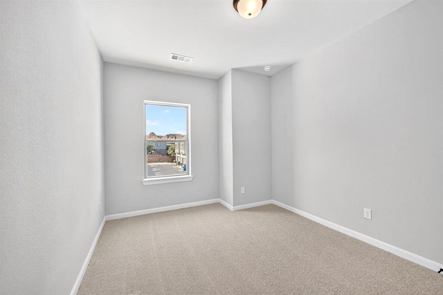 Spacious, unfurnished interior of a new home in Hillside at Las Colinas, Irving (Image 26).