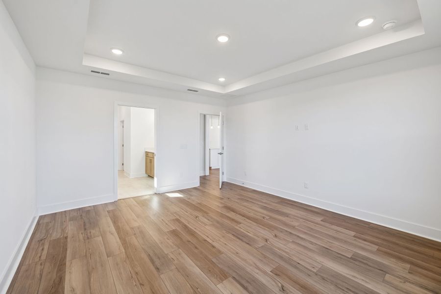 Spacious, unfurnished interior of a new home in Del Webb Barton Village, Lebanon (Image 26).