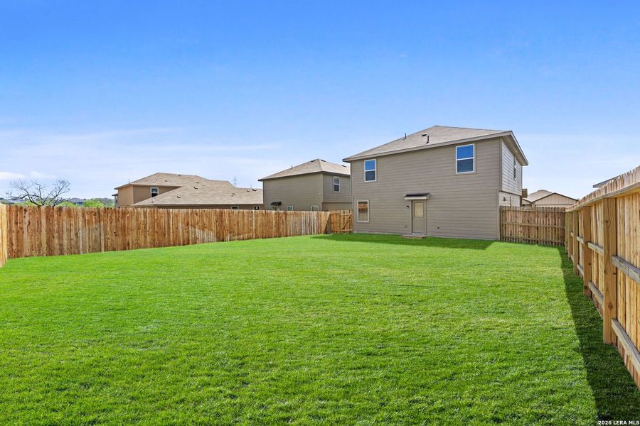 Exterior details and patio area of a home in Laurel Vistas, San Antonio (Image 2).