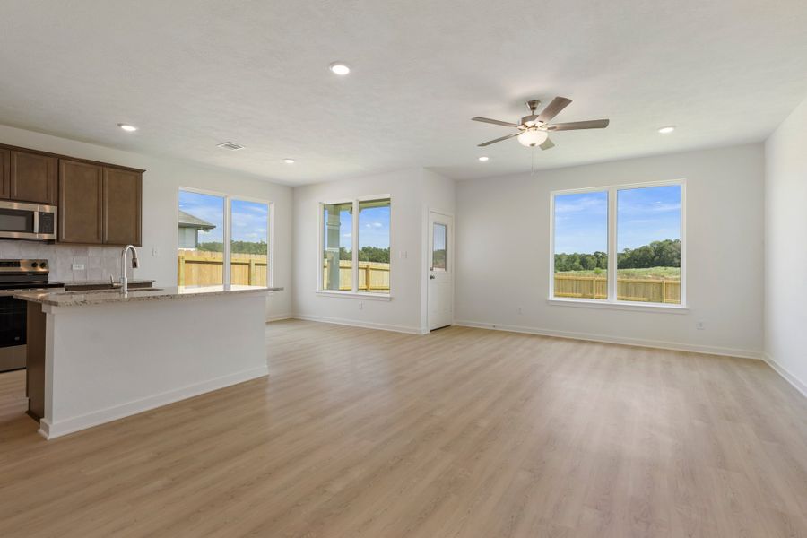 Spacious, unfurnished interior of a new home in Rockbridge East, Huntsville (Image 7). Spacious, unfurnished interior of a new home in Rockbridge East, Huntsville (Image 7).