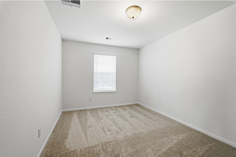 Spacious, unfurnished interior of a new home in Pearlbrook, Texas City (Image 5).
