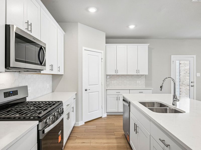 Furnished interior view inside a new home in Oak Ridge Park, Corinth (Image 8).