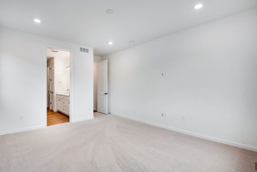 Spacious, unfurnished interior of a new home in The Aurora Highlands, Aurora (Image 32). Spacious, unfurnished interior of a new home in The Aurora Highlands, Aurora (Image 32).