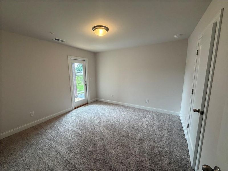 Spacious, unfurnished interior of a new home in , Marietta (Image 19).