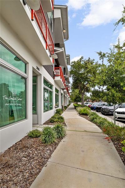 Exterior details and patio area of a home in , St. Petersburg (Image 17).