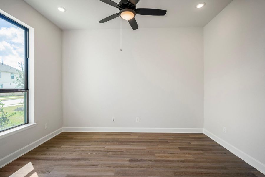 Spacious, unfurnished interior of a new home in Jordan Ranch 70' Lots, Fulshear (Image 25). Spacious, unfurnished interior of a new home in Jordan Ranch 70' Lots, Fulshear (Image 25).