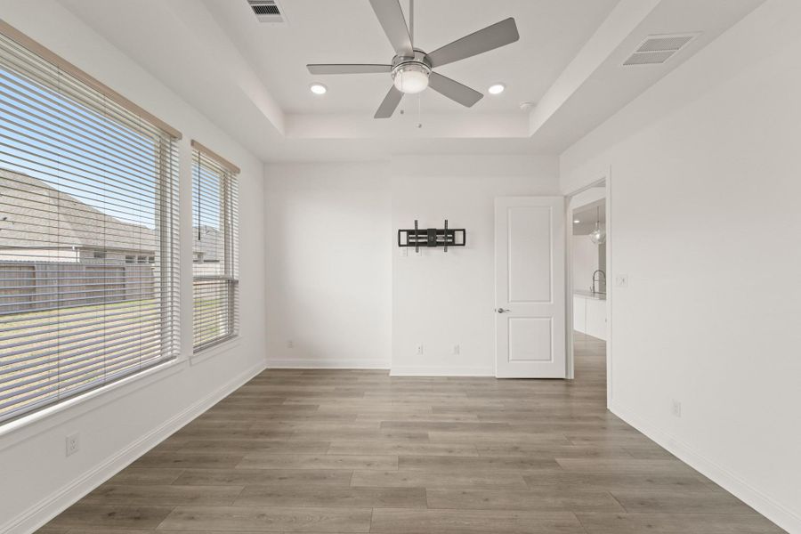 Spacious, unfurnished interior of a new home in The Highlands - 65', Porter (Image 39).