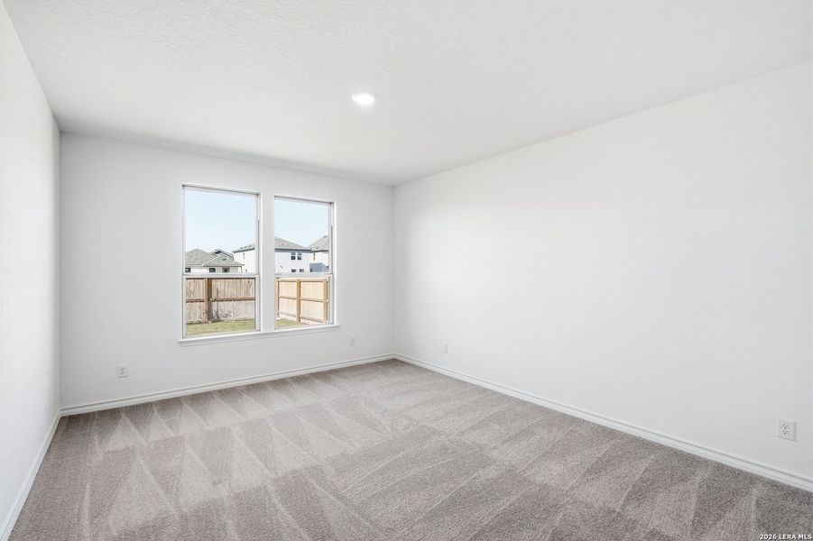 Spacious, unfurnished interior of a new home in Dove Song, Marion (Image 25).