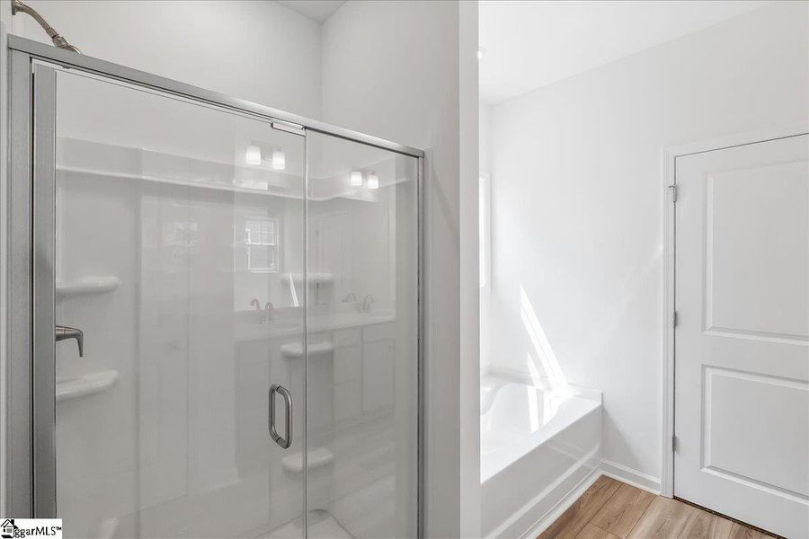 Close-up of interior finishes inside a home in Lynbrook, Boiling Springs (Image 14). Close-up of interior finishes inside a home in Lynbrook, Boiling Springs (Image 14).