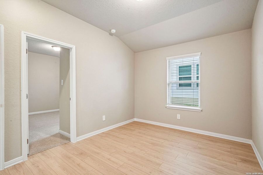 Spacious, unfurnished interior of a new home in Royal Crest, San Antonio (Image 19).