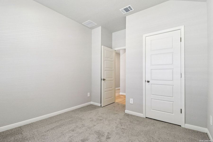 Spacious, unfurnished interior of a new home in Catalina, Converse (Image 37).
