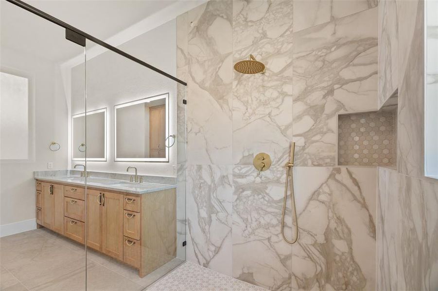 Furnished interior view inside a new home in Pecan Plantation, Granbury (Image 12). Furnished interior view inside a new home in Pecan Plantation, Granbury (Image 12).