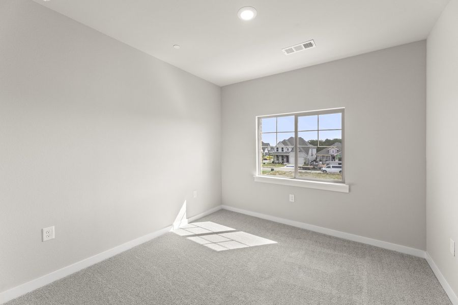 Spacious, unfurnished interior of a new home in Wildridge, Oak Point (Image 26).
