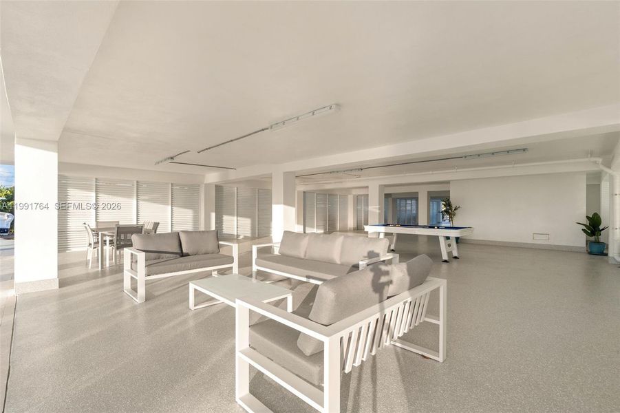 Image 83 of a home in .