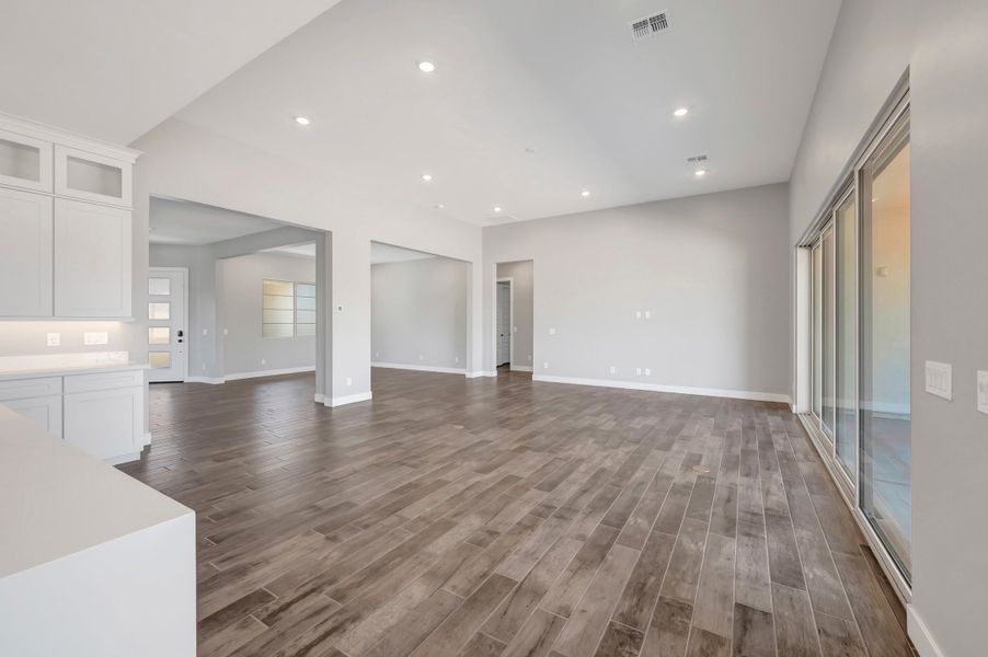 Spacious, unfurnished interior of a new home in Blossom Rock, Apache Junction (Image 22). Spacious, unfurnished interior of a new home in Blossom Rock, Apache Junction (Image 22).