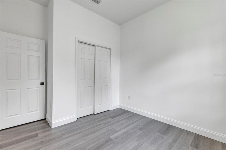 Spacious, unfurnished interior of a new home in , Deland (Image 23).