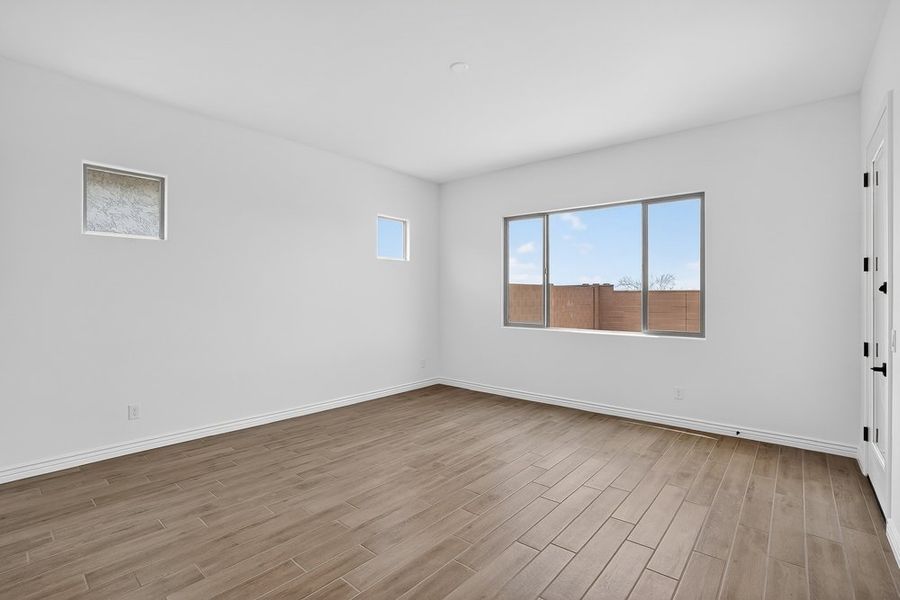 Spacious, unfurnished interior of a new home in Hawes Crossing, Mesa (Image 19).