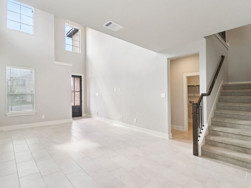 Spacious, unfurnished interior of a new home in Kallison Ranch, San Antonio (Image 16).