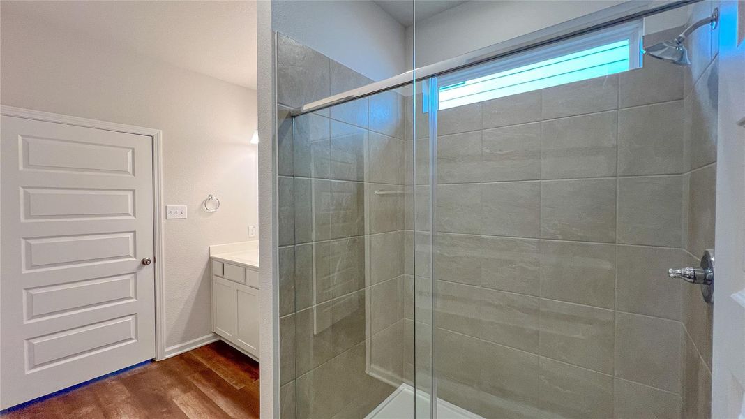 The Mockingbird II- Primary Bathroom.