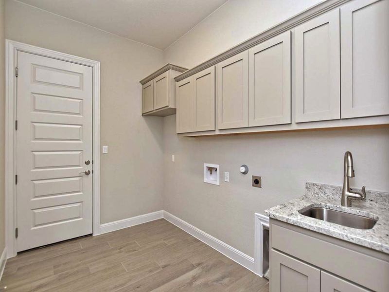 Representative furnished interior of a home built from the Siena II by Giddens Homes in Clearwater Ranch, Liberty Hill (Image 121).