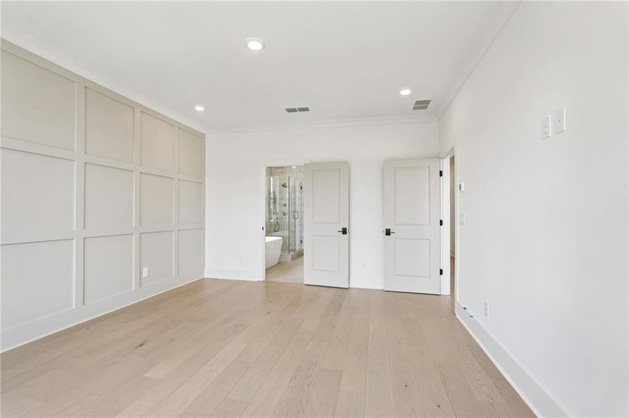 Spacious, unfurnished interior of a new home in Park Walke, Alpharetta (Image 48).
