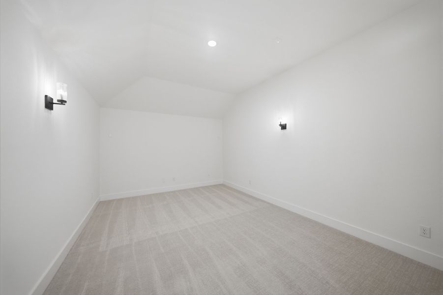 Spacious, unfurnished interior of a new home in Estates at Rockhill, Frisco (Image 31). Spacious, unfurnished interior of a new home in Estates at Rockhill, Frisco (Image 31).