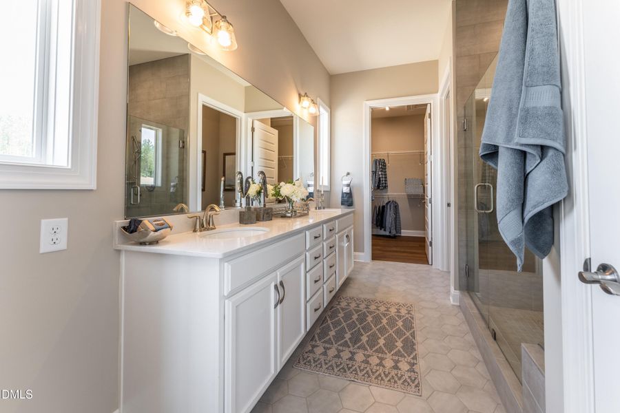 25 HHHunt Homes Retreat Primary Bath