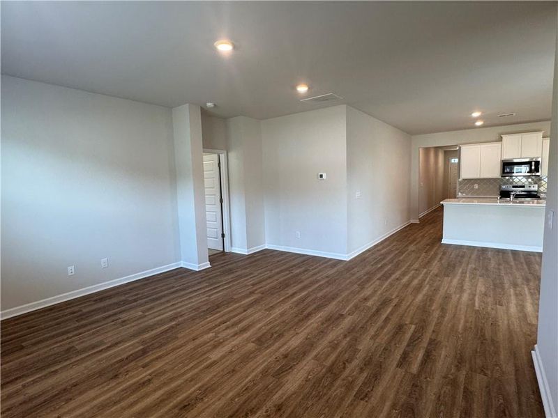 Spacious, unfurnished interior of a new home in Oakchase at Hampton, Hampton (Image 22).