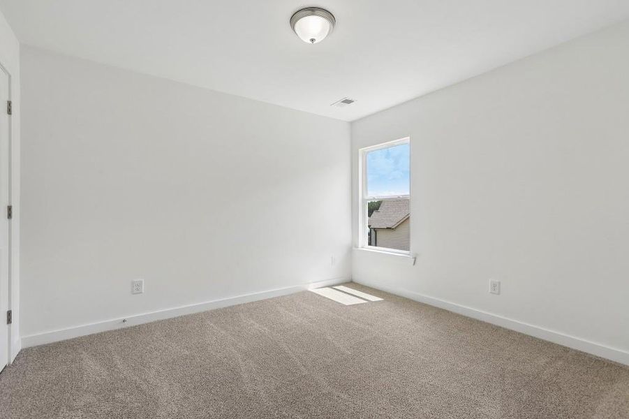 Spacious, unfurnished interior of a new home in Savoy Park, Covington (Image 31).
