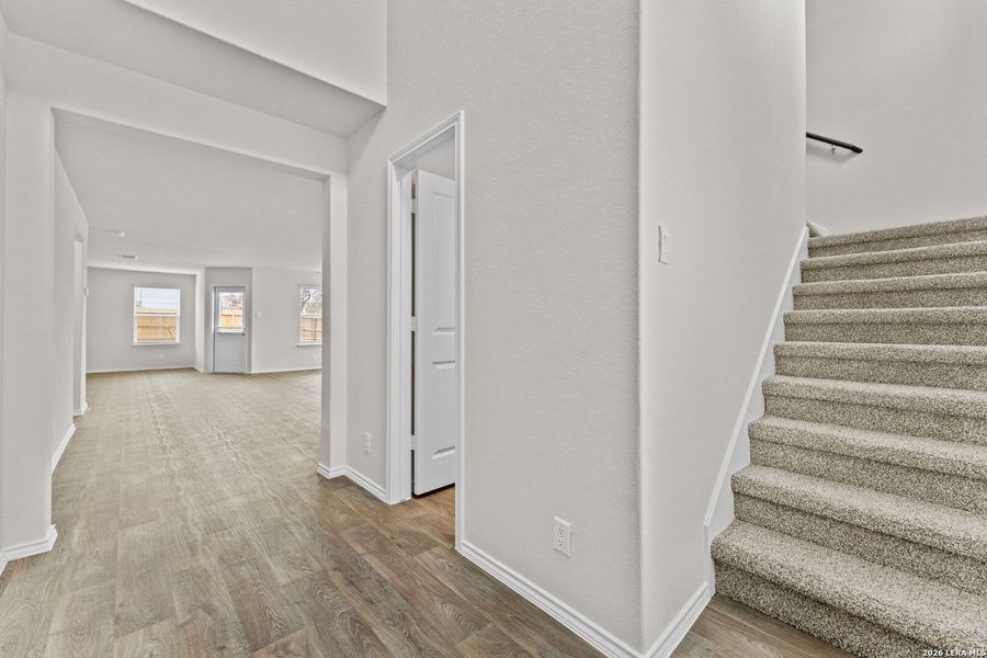 Spacious, unfurnished interior of a new home in Redbird Ranch, San Antonio (Image 13).