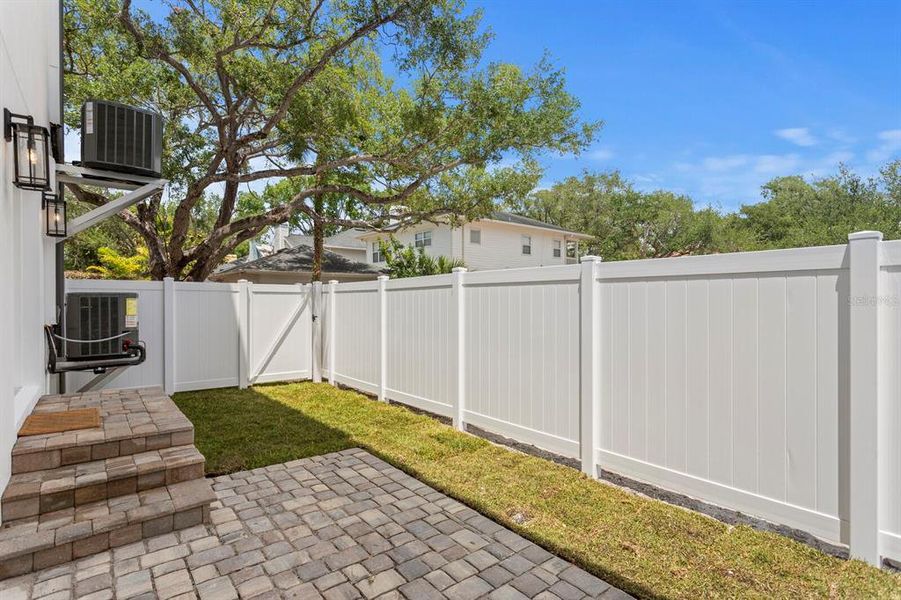 Exterior details and patio area of a home in , Tampa (Image 28).