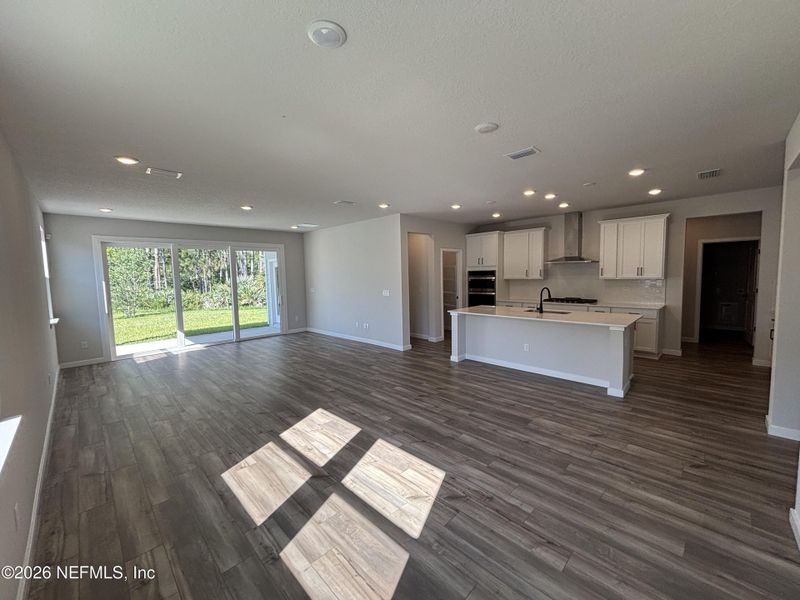 Spacious, unfurnished interior of a new home in Reserve East, Flagler Beach (Image 20).