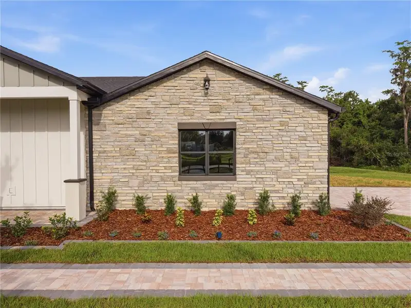 Exterior details and patio area of a home in , St. Cloud (Image 3).