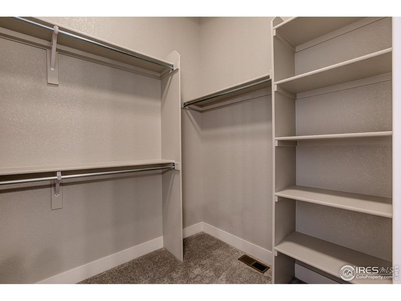 Spacious, unfurnished interior of a new home in Vernazza, Windsor (Image 15).