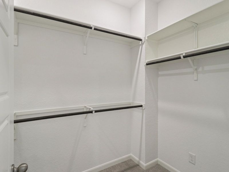 Spacious, unfurnished interior of a new home in Royal Crest, San Antonio (Image 19).