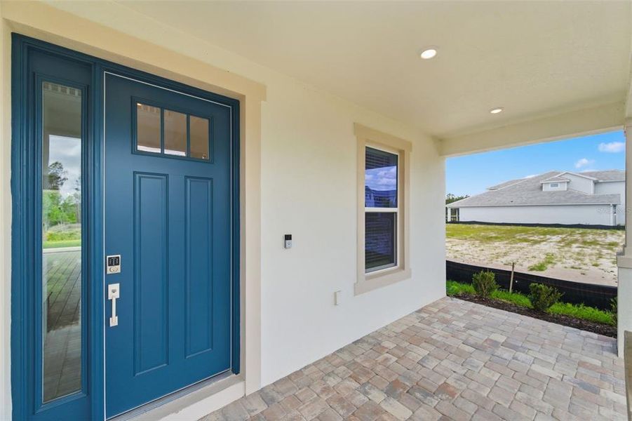 Exterior details and patio area of a home in Hammock at Two Rivers, Zephyrhills (Image 3).