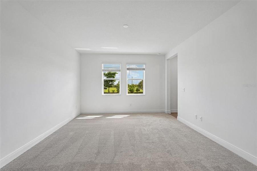 Spacious, unfurnished interior of a new home in Vistera of Venice, Nokomis (Image 12).