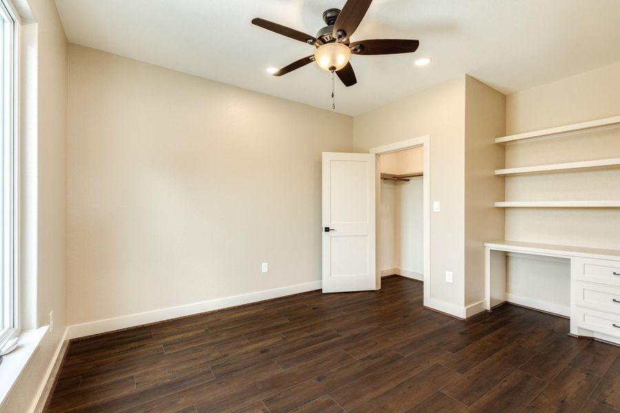 Spacious, unfurnished interior of a new home in , Angleton (Image 33).