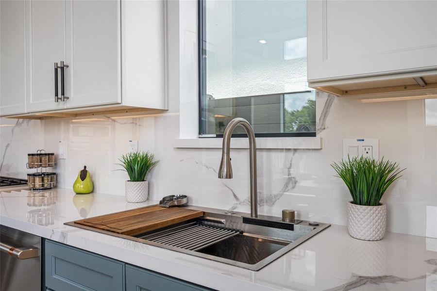 A smart kitchen sink comes equipped with a glass rinser and vegetable washer—bringing technology and convenience to everyday living A smart kitchen sink comes equipped with a glass rinser and vegetable washer—bringing technology and convenience to everyday living