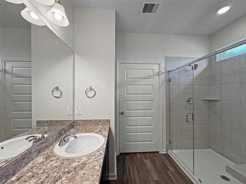 Furnished interior view inside a new home in Sierra Vista, Iowa Colony (Image 8).