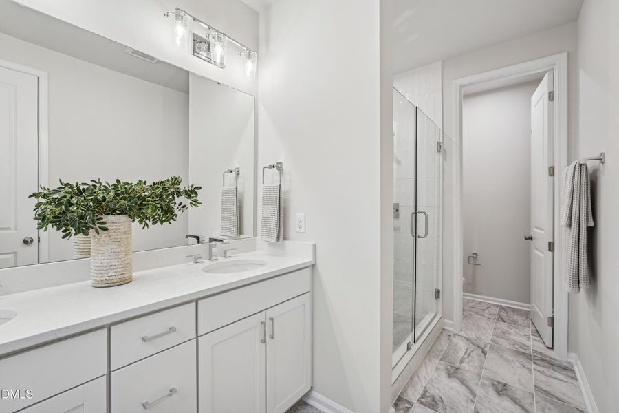 Twinleaf Townes 87_Primary Bathroom_12.5