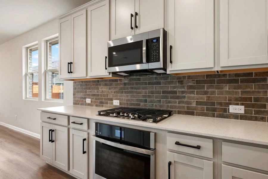 Furnished interior view inside a new home in Berry Creek Highlands, Georgetown (Image 14).