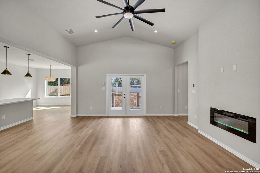 Spacious, unfurnished interior of a new home in , Elmendorf (Image 35).