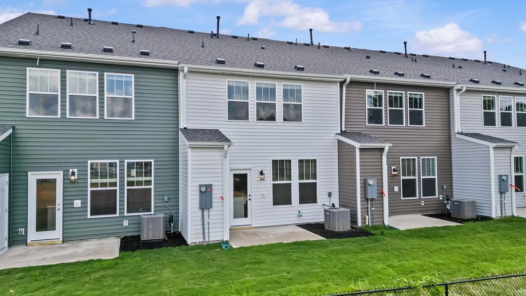 Exterior details and patio area of a home in Saluda Crossing, Piedmont (Image 4).