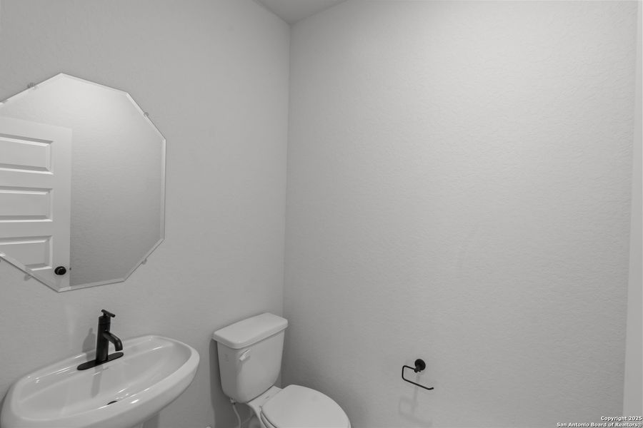 Furnished interior view inside a new home in Weltner Farms 50’s, New Braunfels (Image 4).