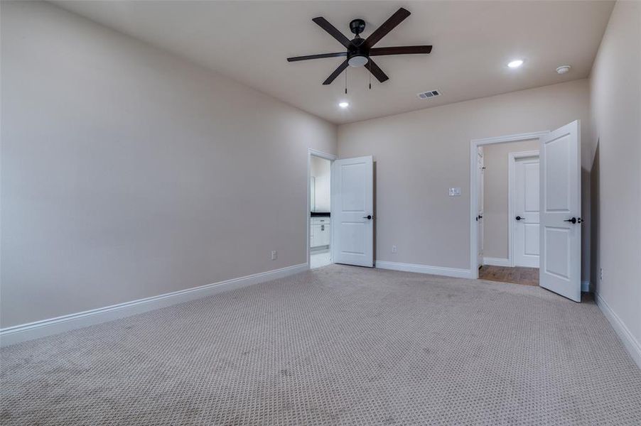 Spacious, unfurnished interior of a new home in , Seagoville (Image 19).