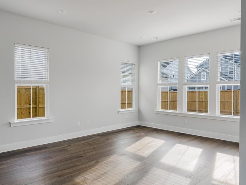 Spacious, unfurnished interior of a new home in Carnes Crossroads, Summerville (Image 32).